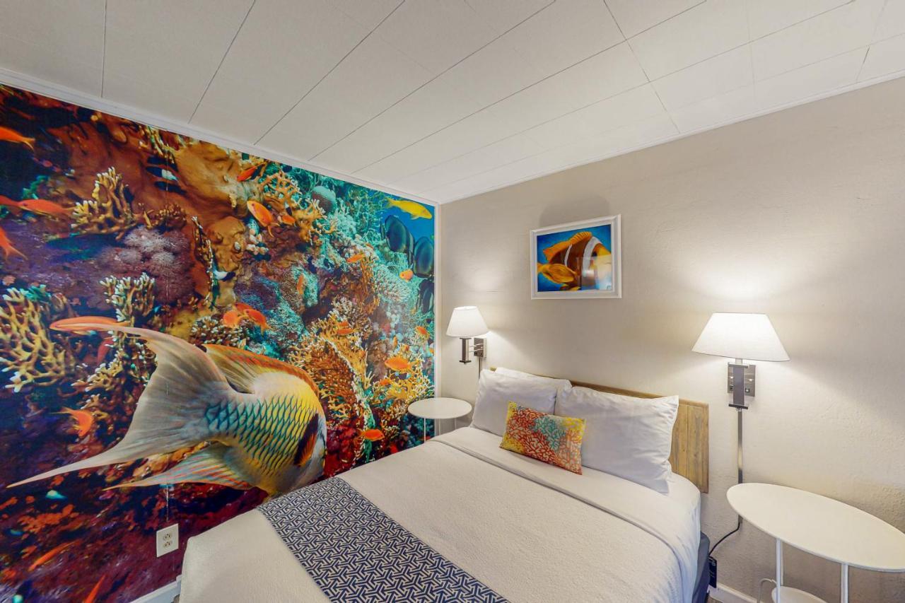 Lamplighter Inn - Tropical Fish Cove And Octopus Encounter Bandon Luaran gambar