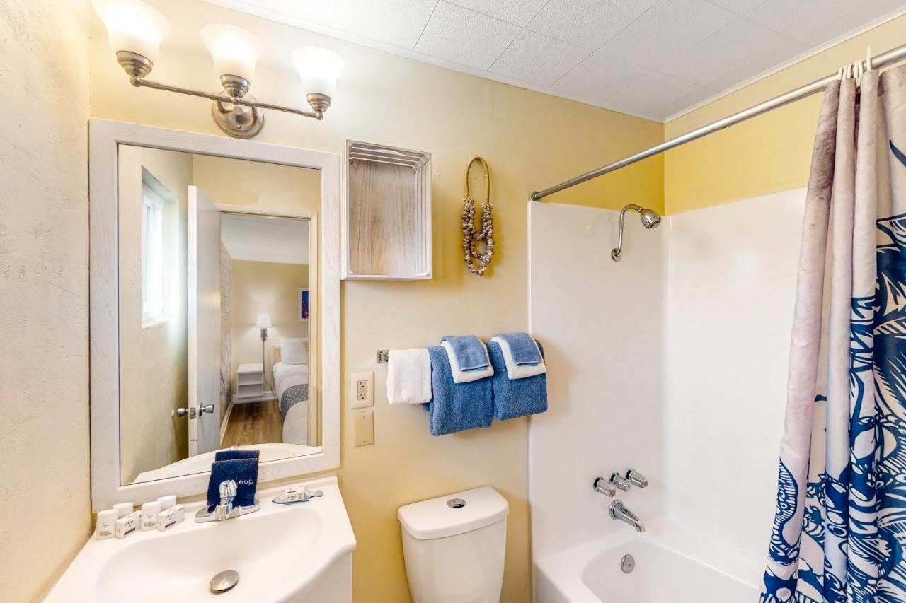 Lamplighter Inn - Tropical Fish Cove And Octopus Encounter Bandon Luaran gambar